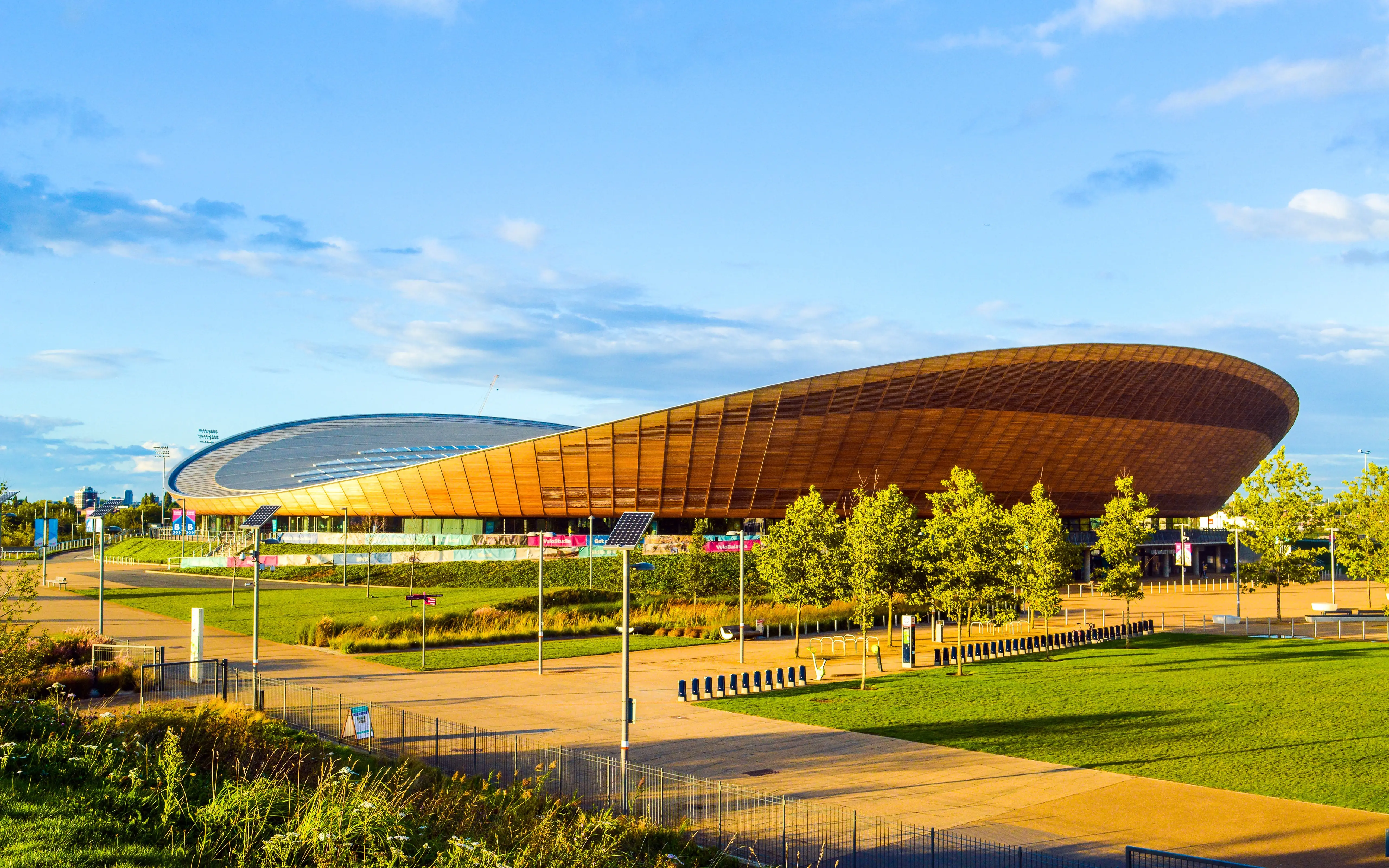 现代体育馆建筑艺术壁纸 5120×3200 预览图