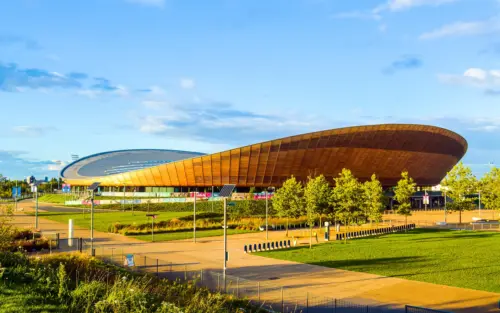 现代体育馆建筑艺术壁纸 5120×3200 缩略图