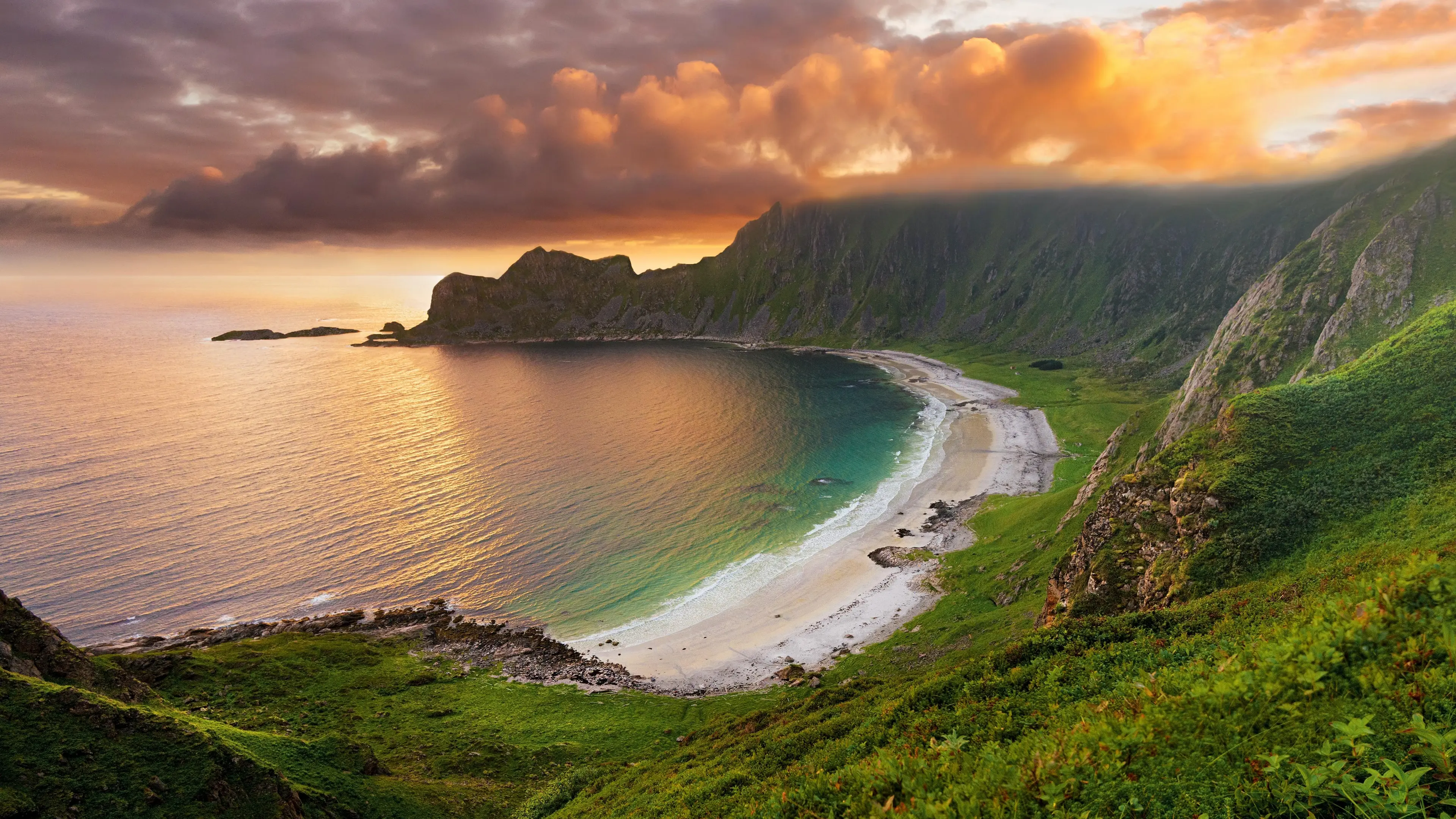 宁静海湾山景壁纸 3840×2160 预览图
