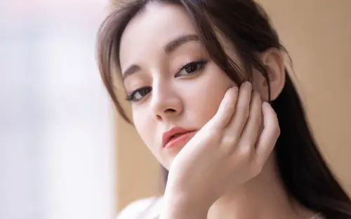 迪丽热巴温柔侧颜壁纸 1920×1200 缩略图