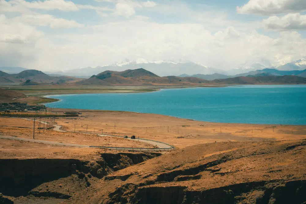 西藏圣湖风光壁纸 4240×2832