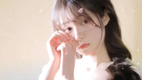 温柔少女侧颜特写壁纸 7281×4096 缩略图