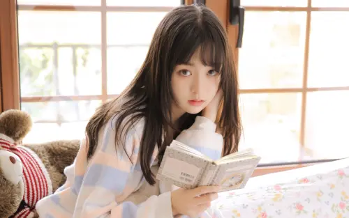 窗边少女阅读时光静好壁纸 1920×1200 缩略图