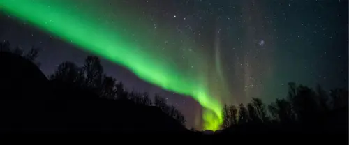 璀璨极光夜空壁纸 3840×1600 缩略图