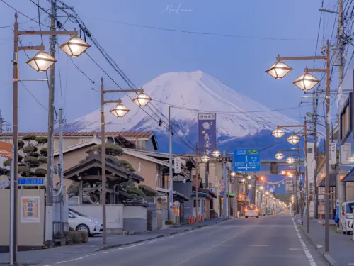 富士山下的日式街景壁纸 4197×3148 缩略图