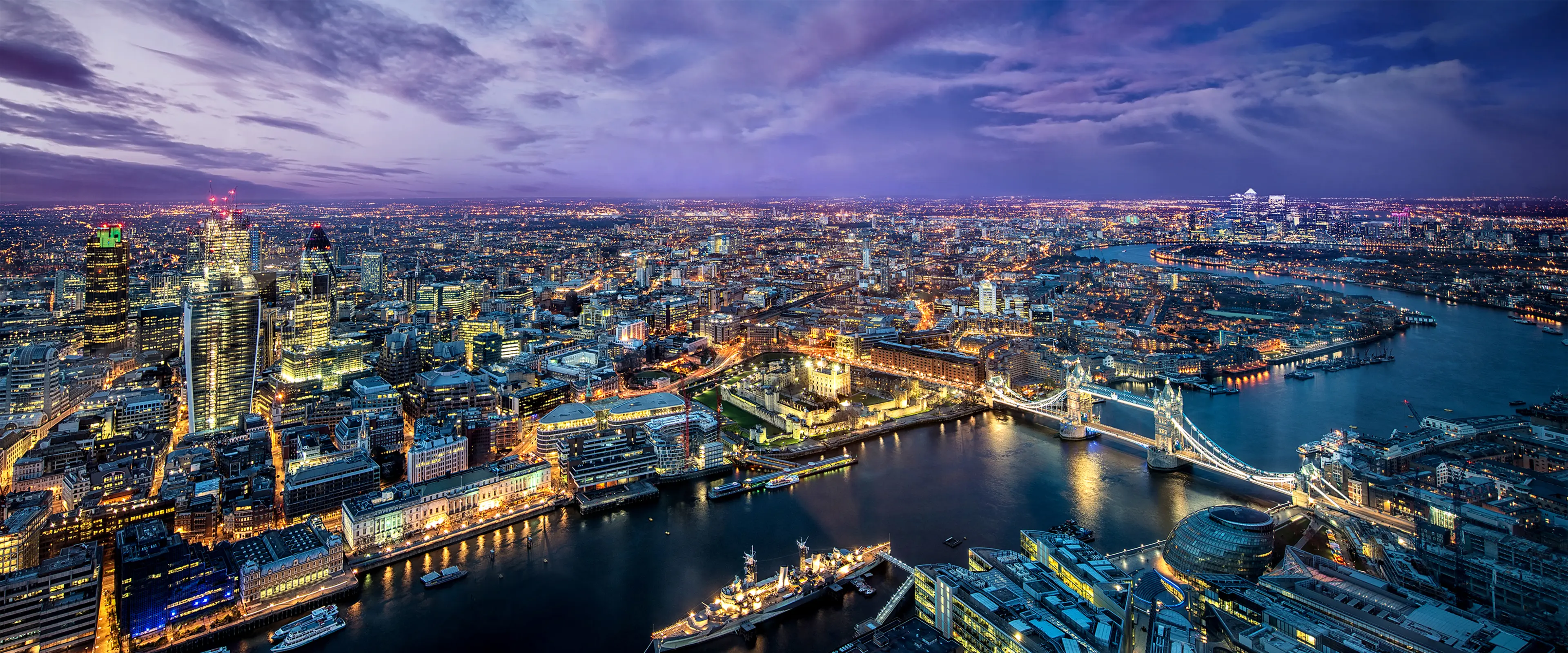 紫夜伦敦城市天际线泰晤士河风光 3840×1600 预览图