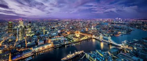 紫夜伦敦城市天际线泰晤士河风光 3840×1600 缩略图