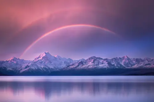 雪山彩虹湖面倒影唯美自然风光壁纸 缩略图