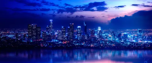 夜色都市霓虹闪烁水面倒影壁纸 3840×1600 缩略图