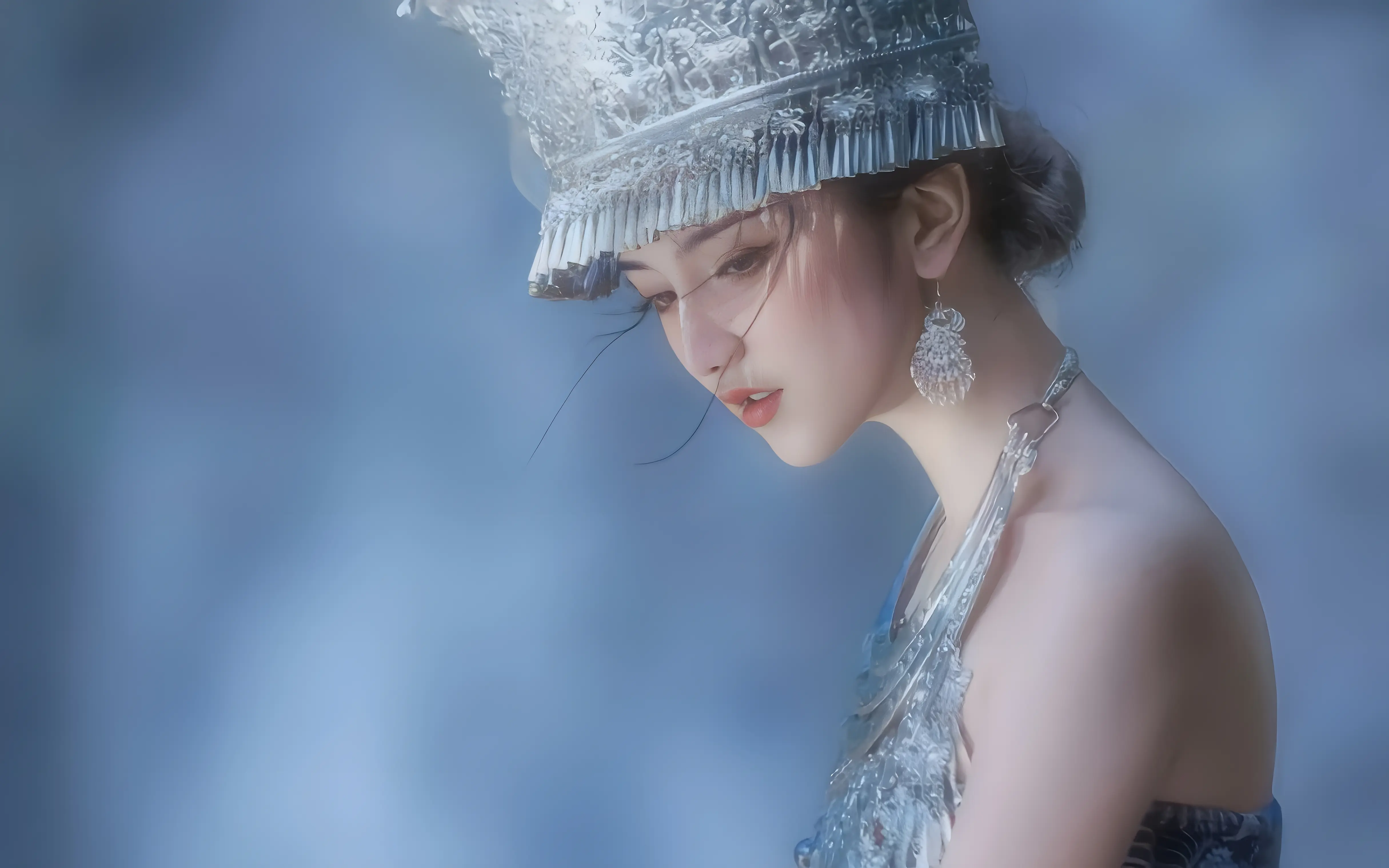 银饰苗族少女 4860×3038 预览图